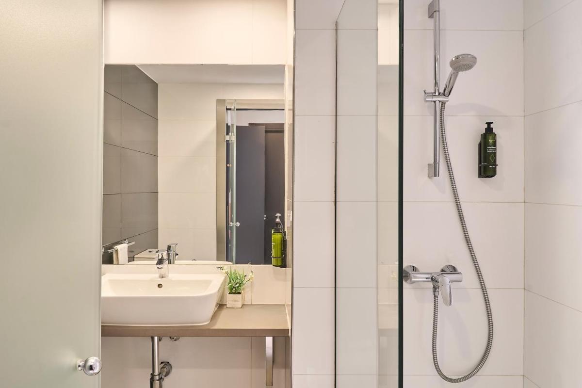 Ona Marbella Inn - Housity