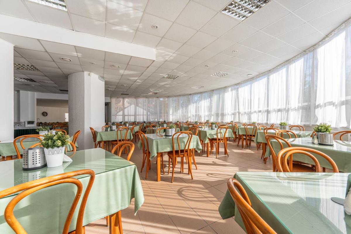 DIUNA Jastrzębia Góra - Housity