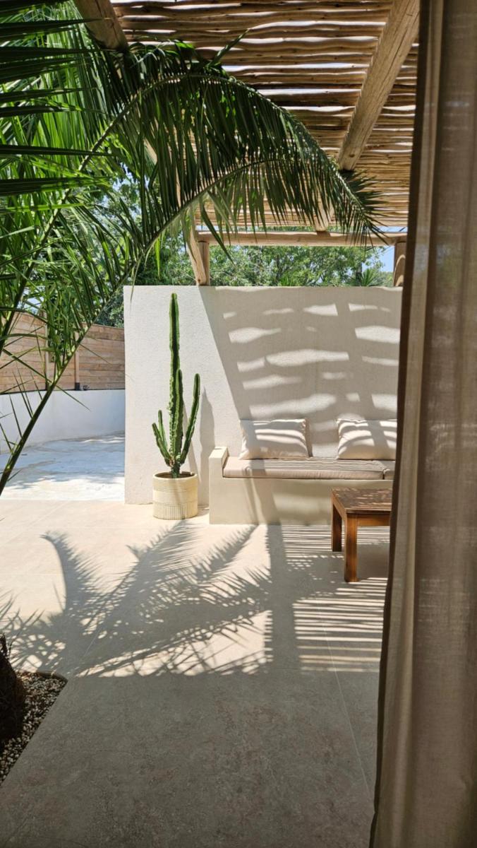 Le Clos des Délices - Love Room - Chambre avec spa, terrasse et parking privatif - Housity
