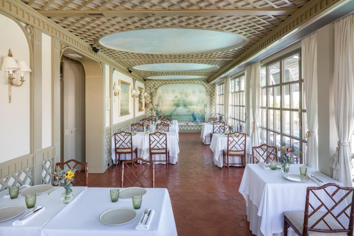 Un restaurante o sitio para comer en Hotel El Palace Barcelona