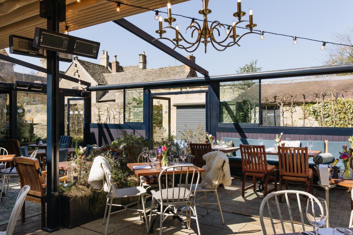 The Wheatsheaf Inn - Housity