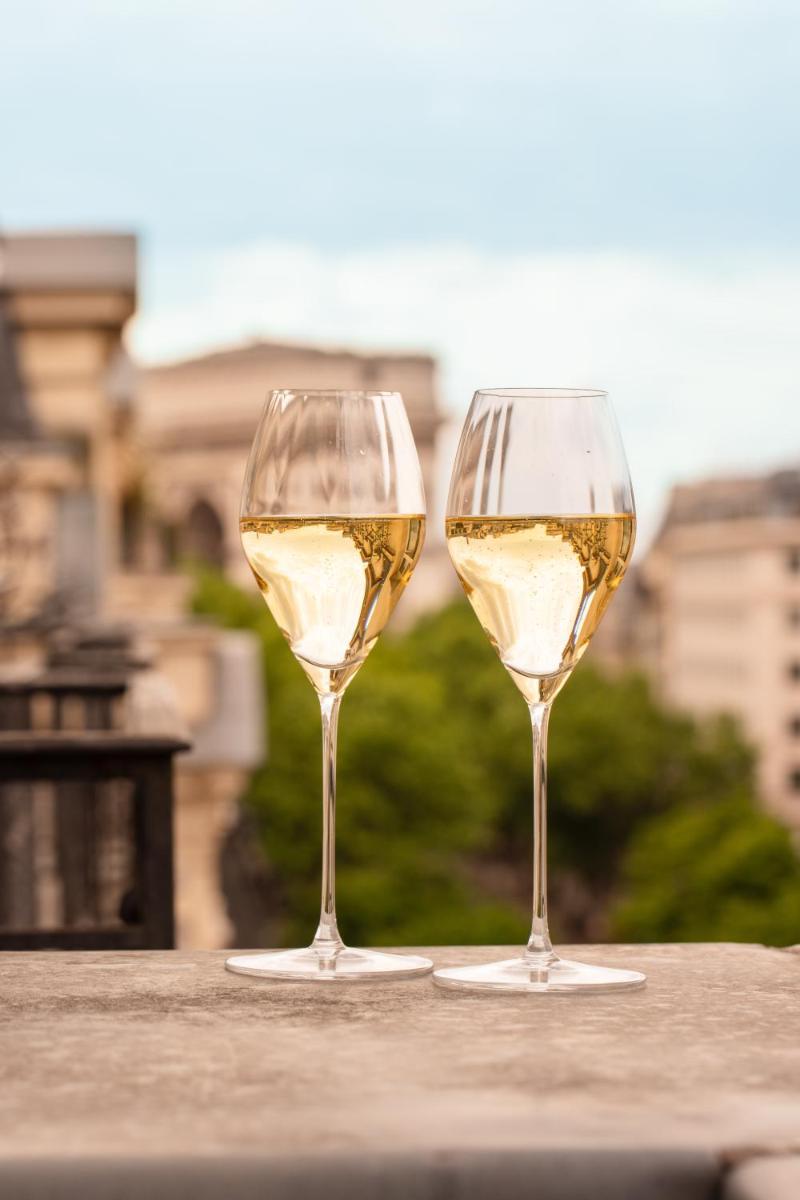 Boissons dans l'établissement Hôtel Le Royal Monceau Raffles Paris