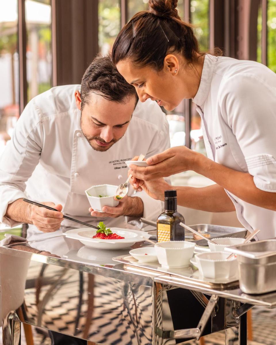 Clients de l'établissement Hôtel Le Royal Monceau Raffles Paris