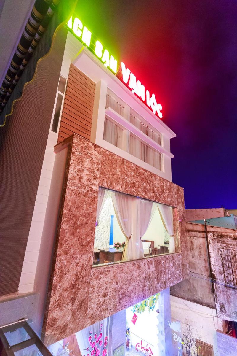 VẠN LỘC HOTEL - Hizvo