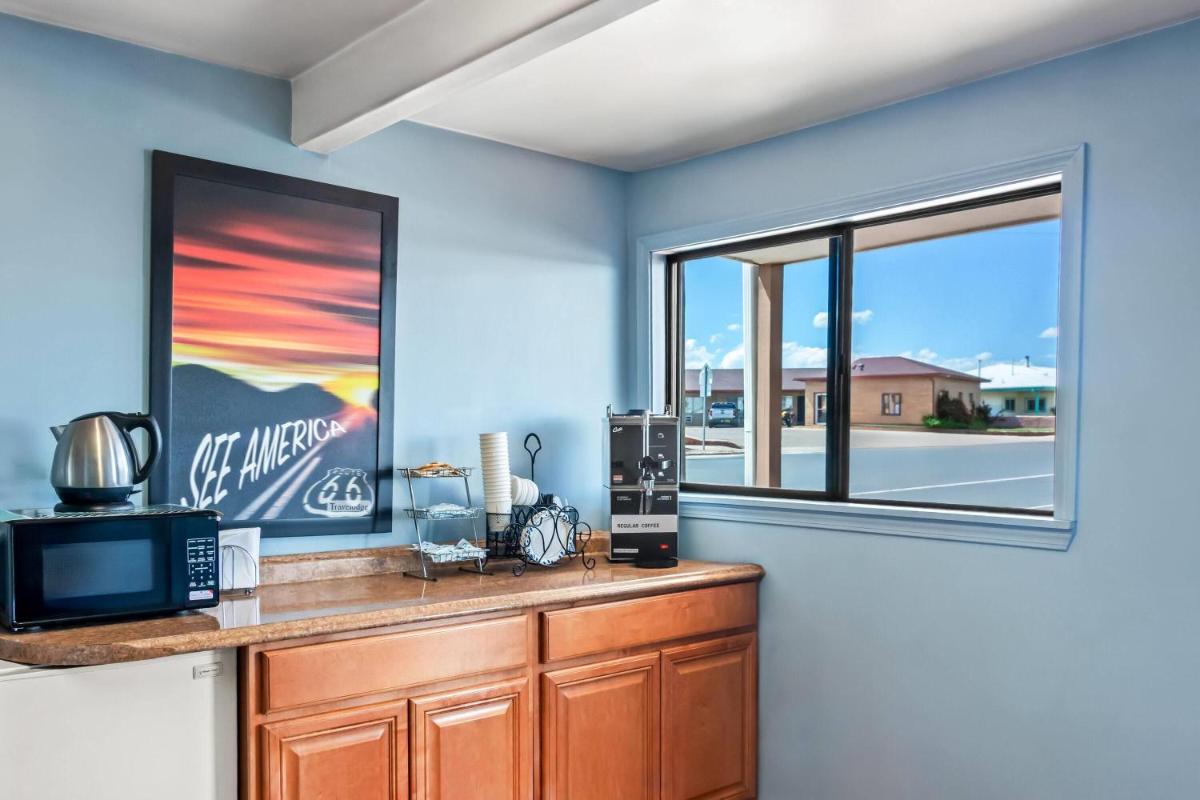 Travelodge by Wyndham Las Vegas NM - Housity