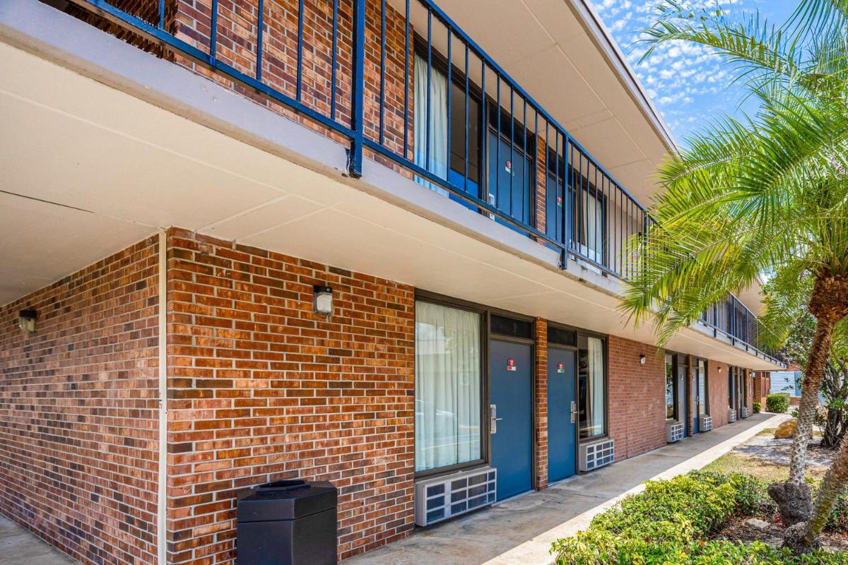 Oyo Hotel Bartow - Housity