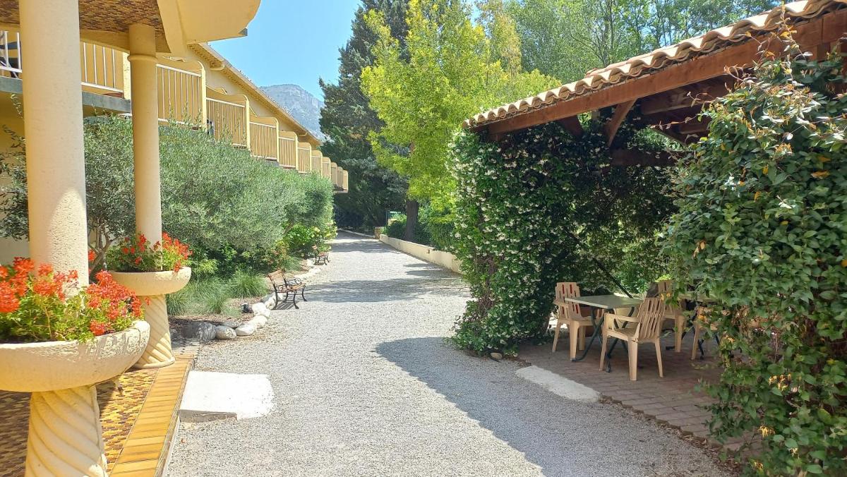 Hôtel Sous l'Olivier - Housity