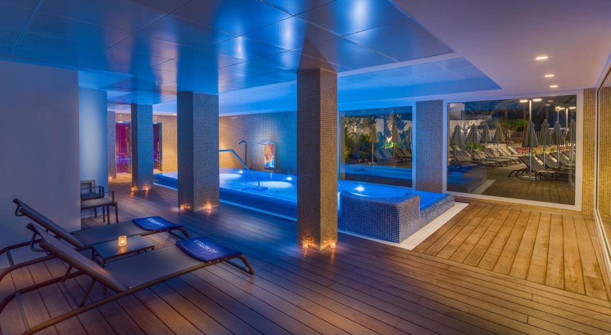 Piscina en o cerca de H10 Casa del Mar