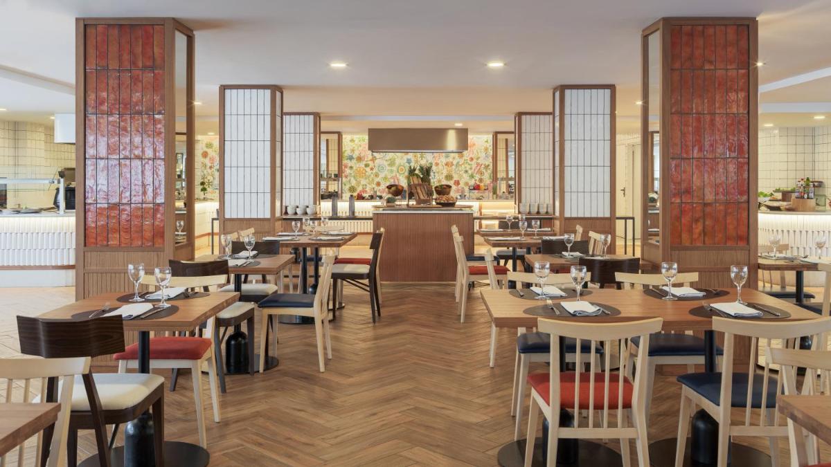 Un restaurante o sitio para comer en H10 Casa del Mar