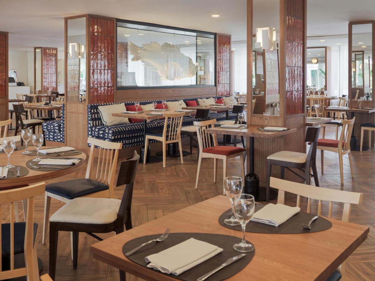Un restaurante o sitio para comer en H10 Casa del Mar