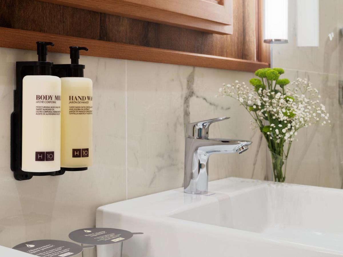 Un baño de Boutique Hotel H10 Blue Mar - Adults Only
