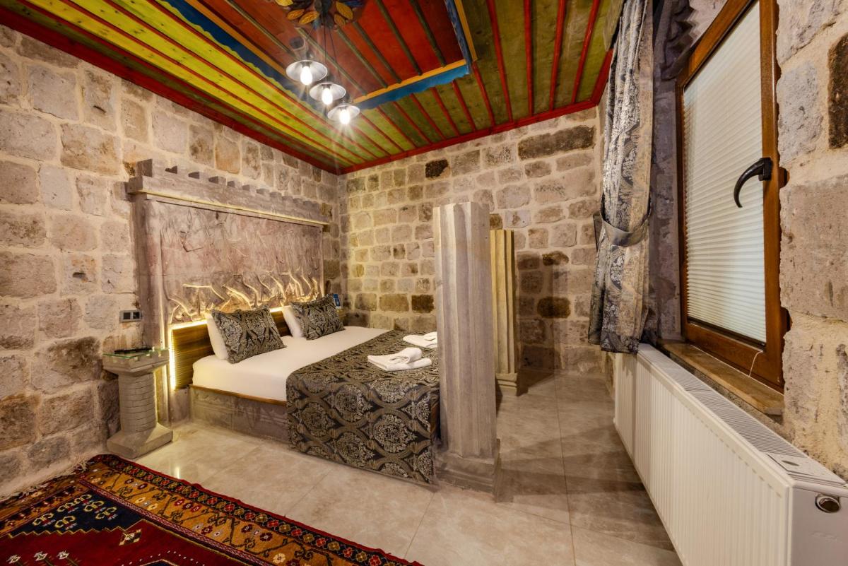 Kayatas Cave Suites - Hizvo