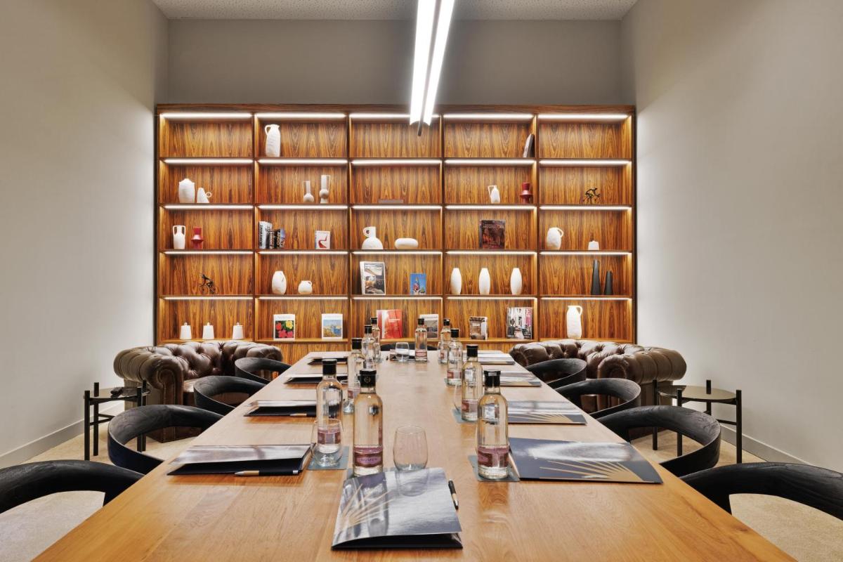 Zona business o sala de conferencias en Hotel Aubamar Suites & Spa