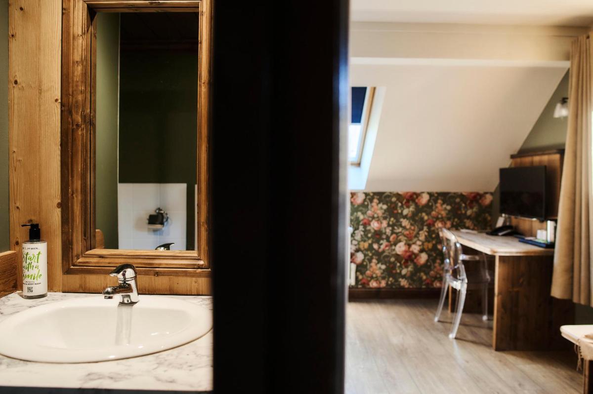 Photo de la galerie de l'établissement La Maison Rouge, à Chambéry