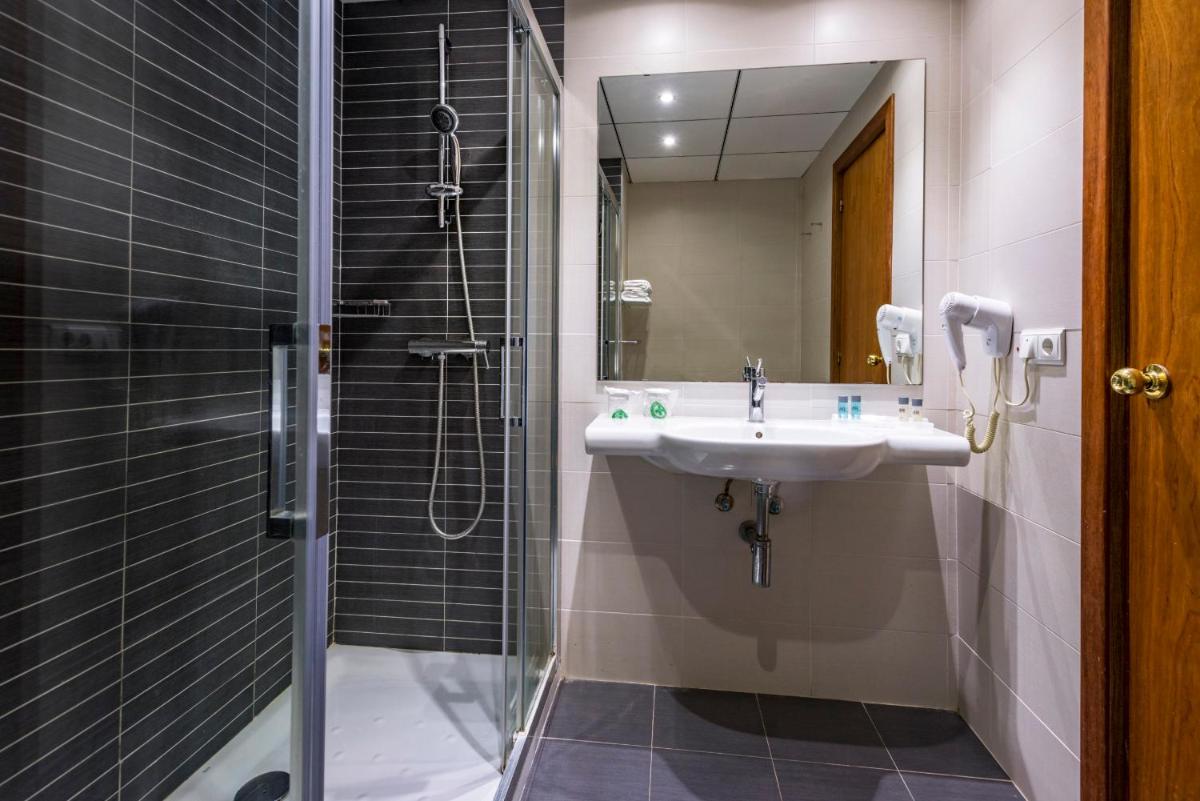 Un baño de 4R Salou Park Resort I