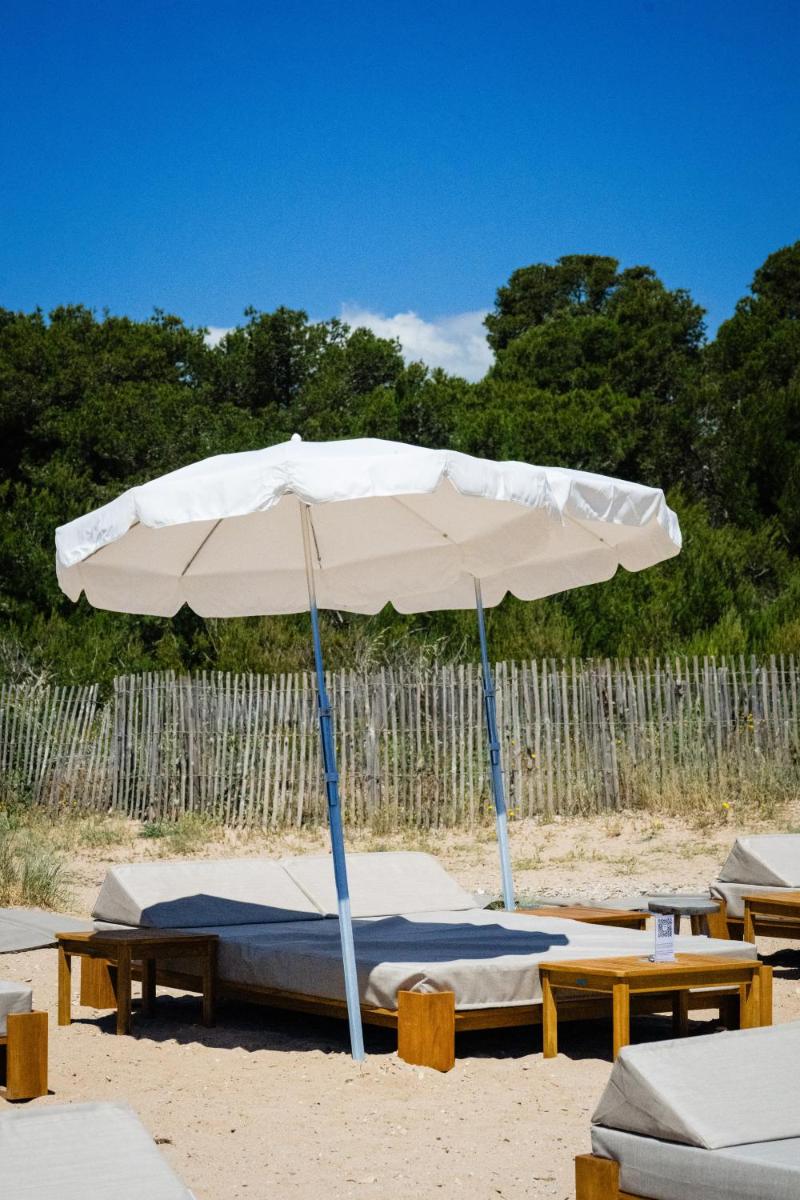 Photo de la galerie de l'établissement Le Hameau Des Pesquiers Ecolodge & Spa, Curio Collection By Hilton, à Hyères