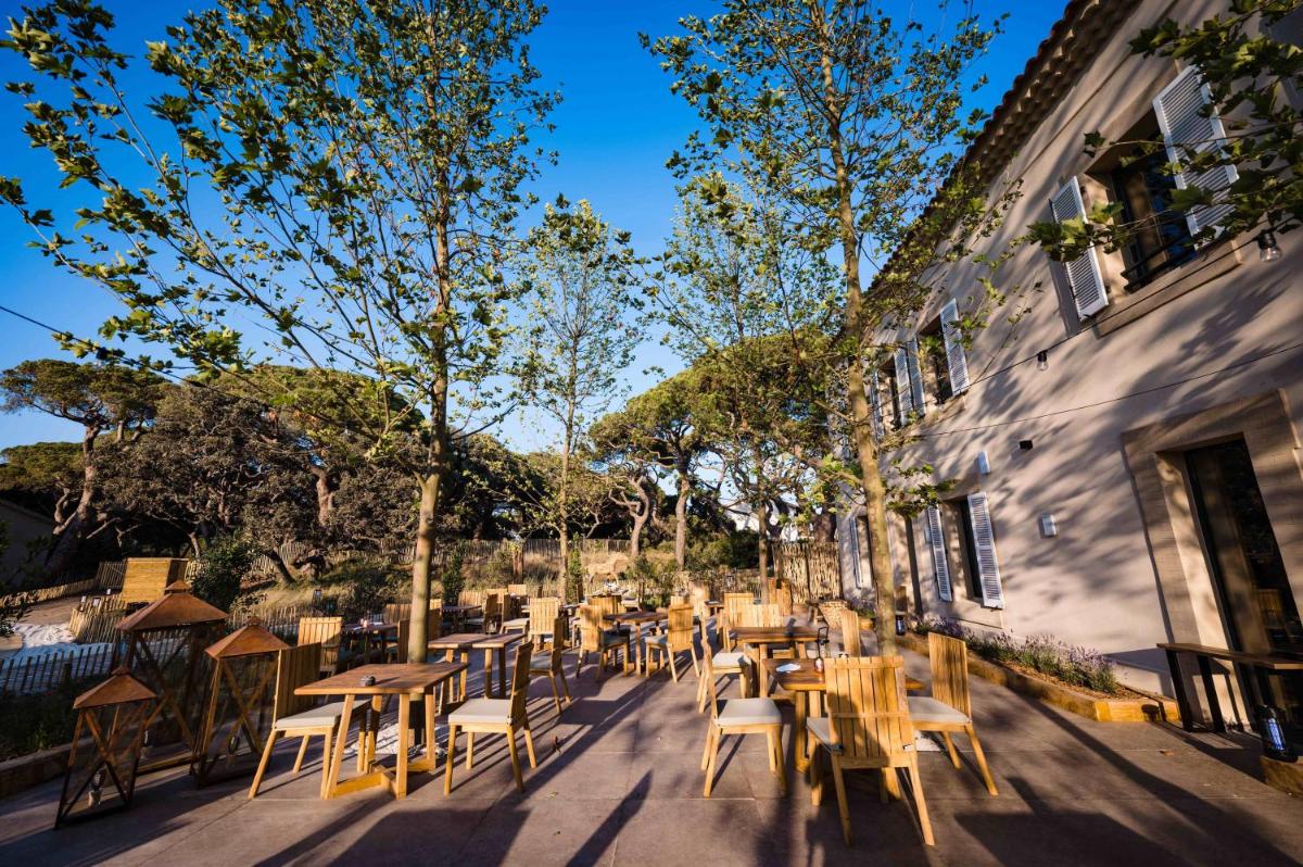 Restaurant ou autre lieu de restauration dans l'établissement Le Hameau Des Pesquiers Ecolodge & Spa, Curio Collection By Hilton