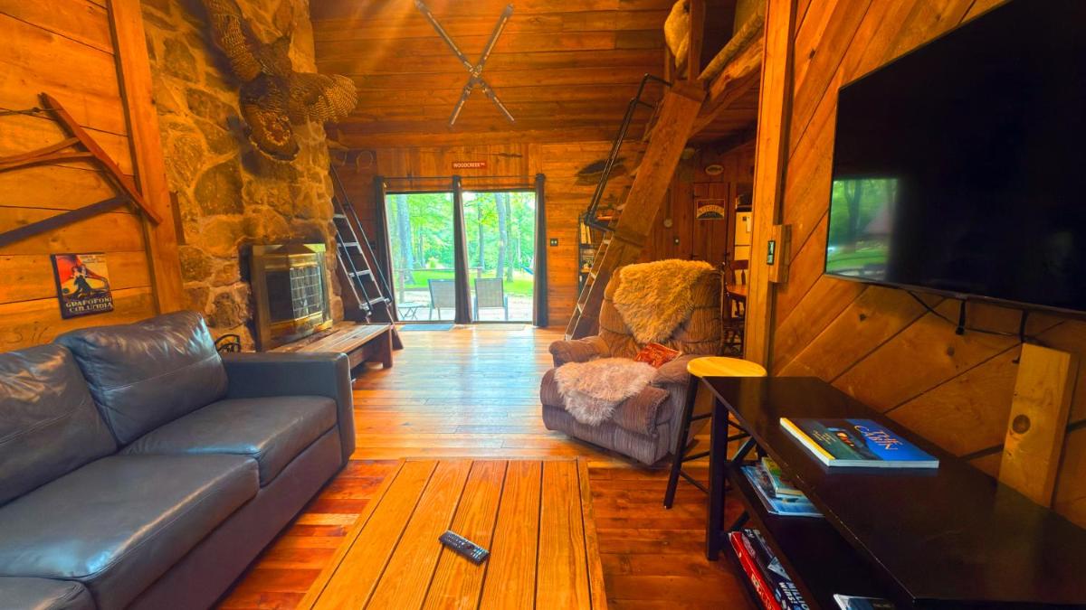 Claycomb Chalets - Housity