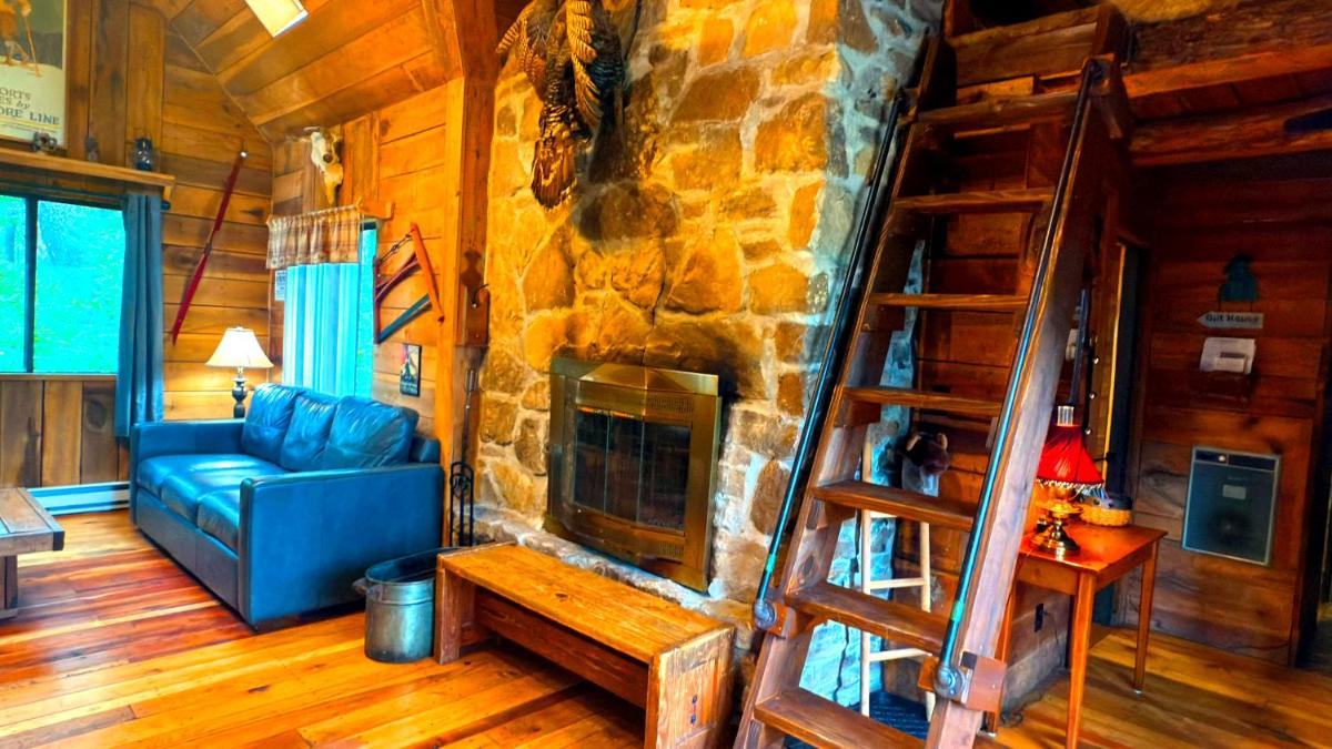 Claycomb Chalets - Housity