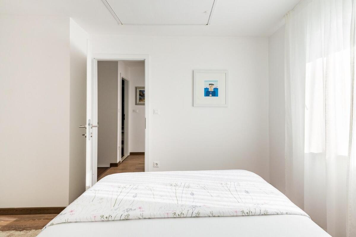 Holiday house ISA - Housity