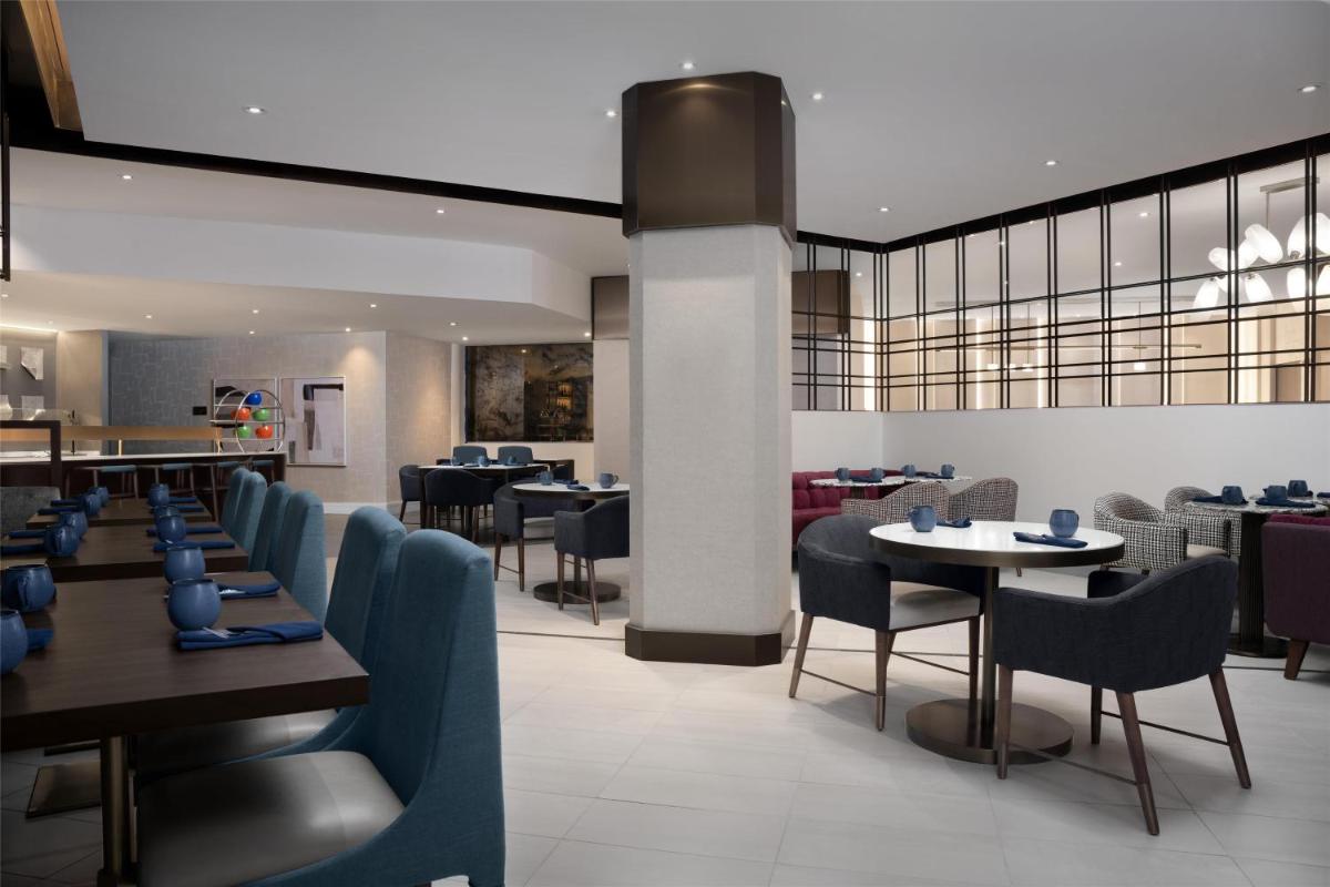 Hilton Arlington National Landing - Housity