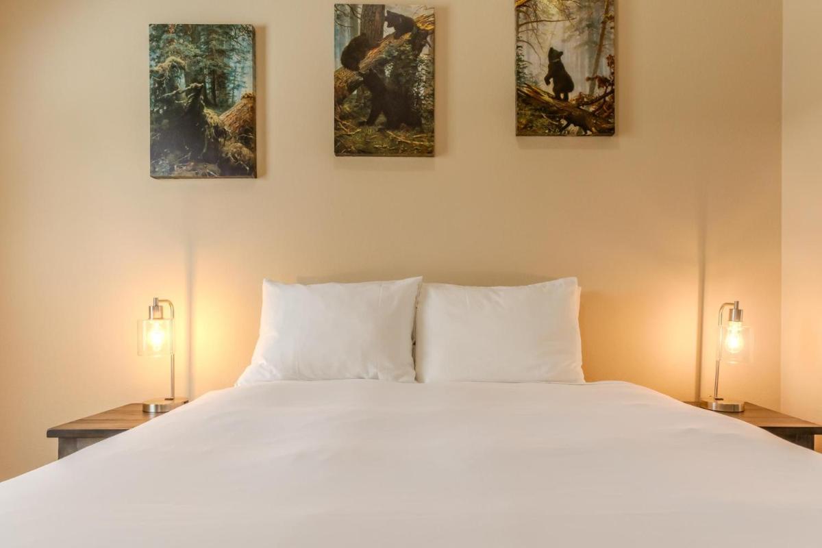 Baby Bear Cabin - Housity