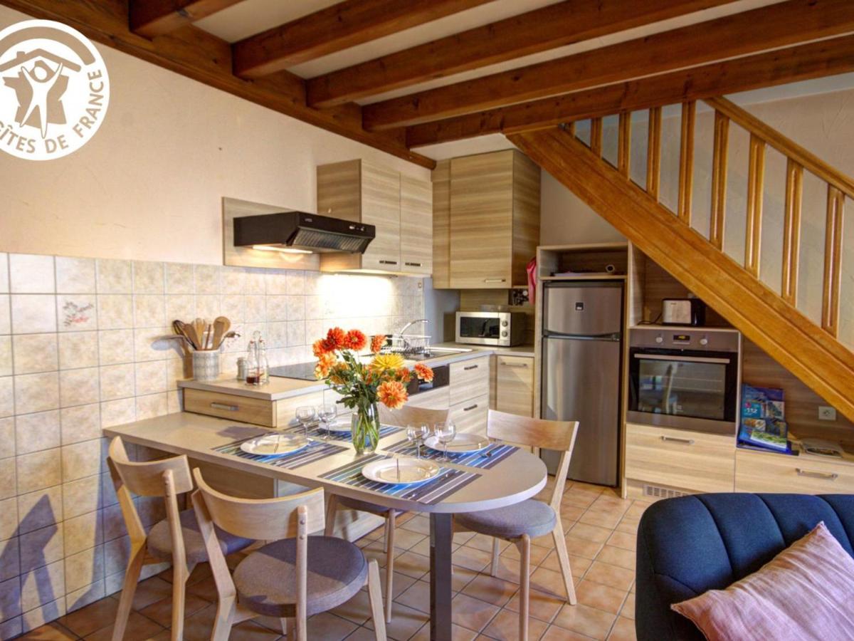 Gîte Les Hortensias à Pralong - Charme et Confort pour 4 Pers avec Internet - FR-1-496-117 - Housity