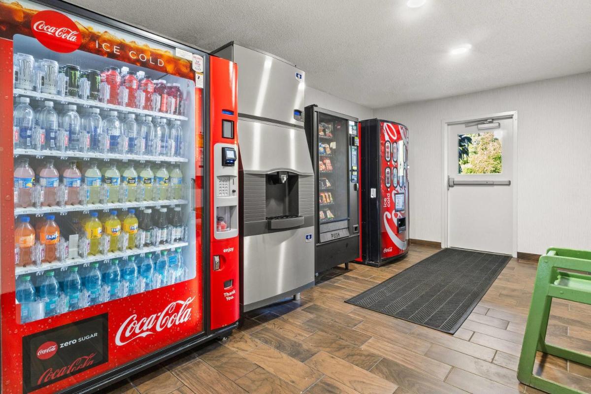 Microtel Inn and Suites - Salisbury - Housity