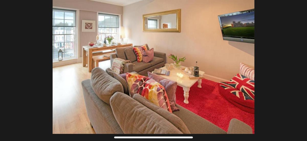 The Square - Housity