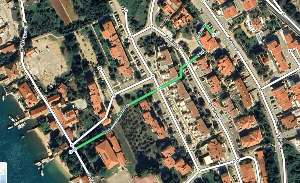 Apartments Mara Cres - Housity