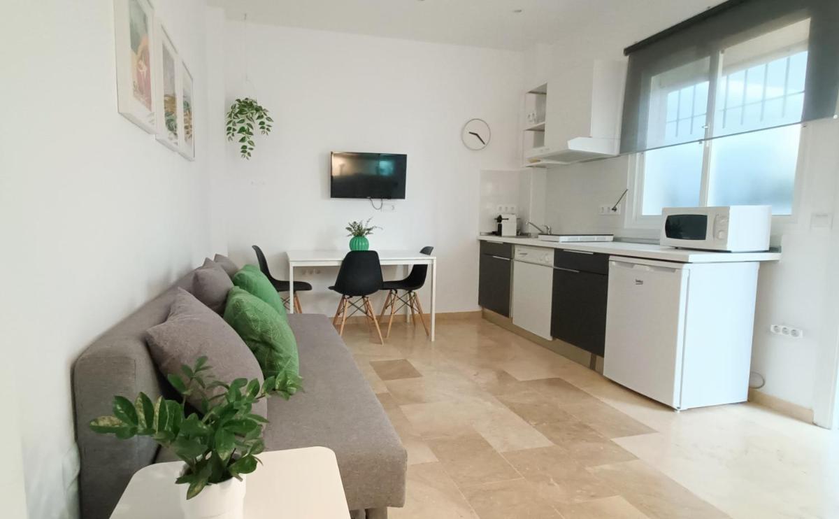 Moderno Apartamento junto a la Playa - Hizvo