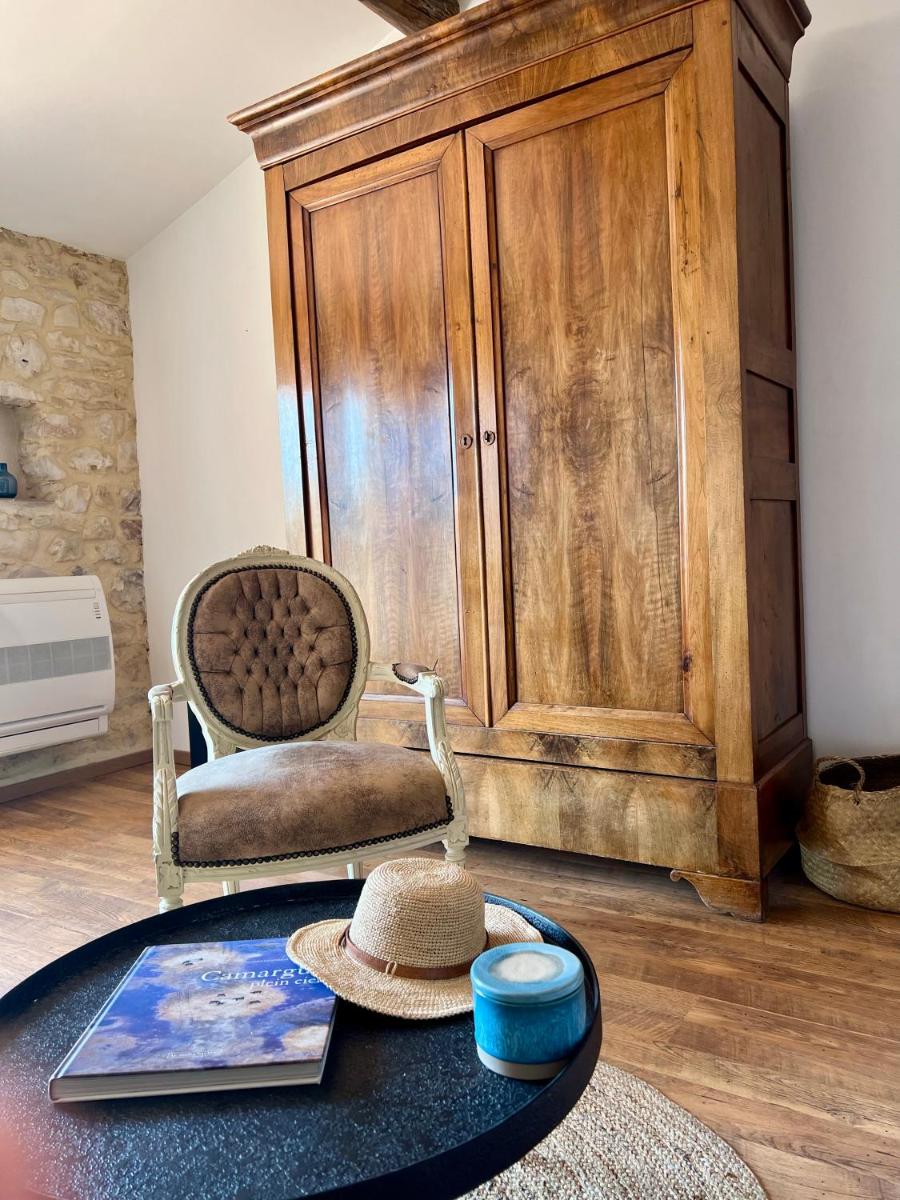 La Maison Des Autres, piscine chauffée, chambres d'hôtes proches Uzès, Nîmes, Pont du Gard - Housity