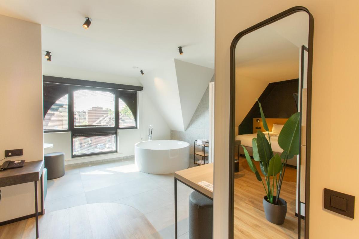 Ariane Hotel - Housity