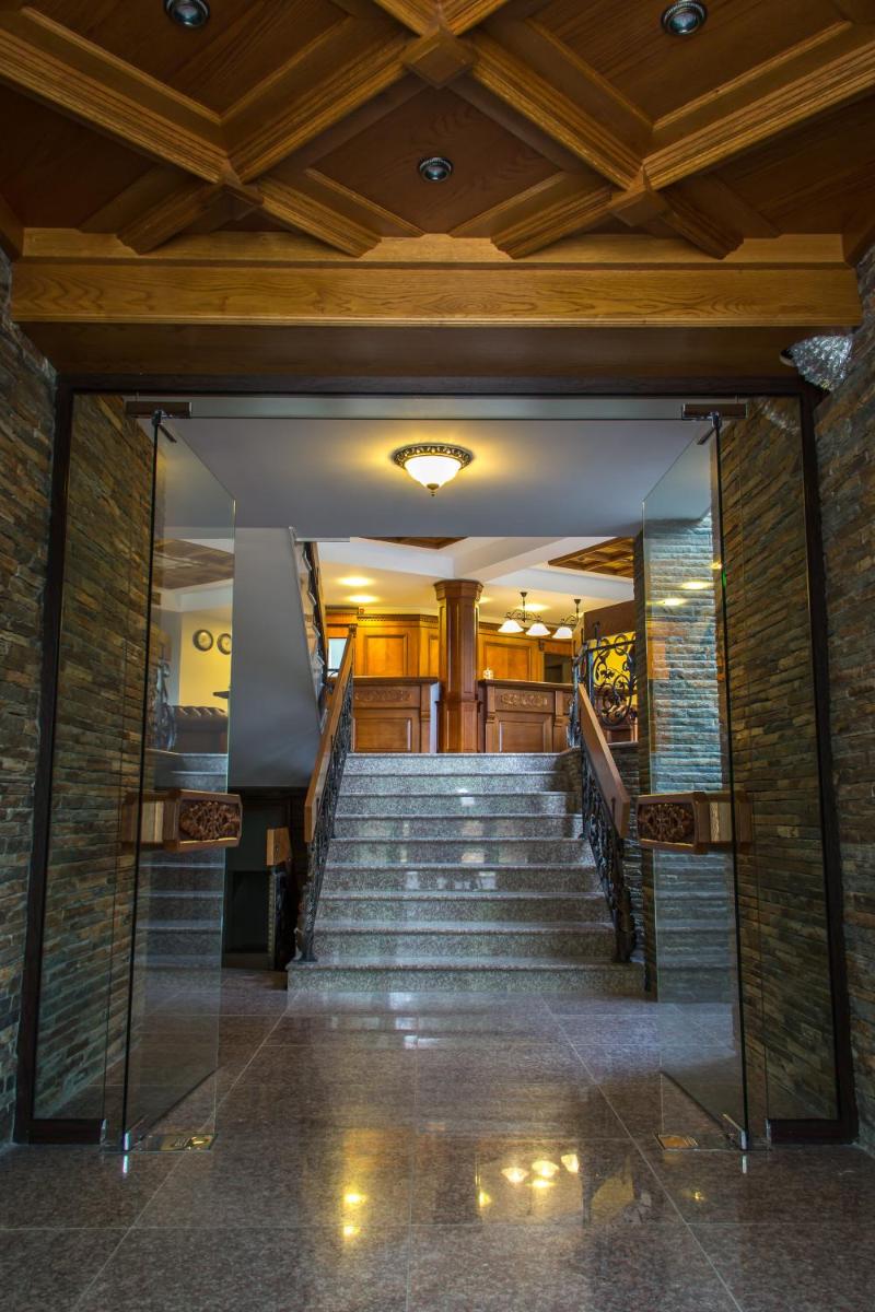 Suitetrails - Park Hotel Izvorite