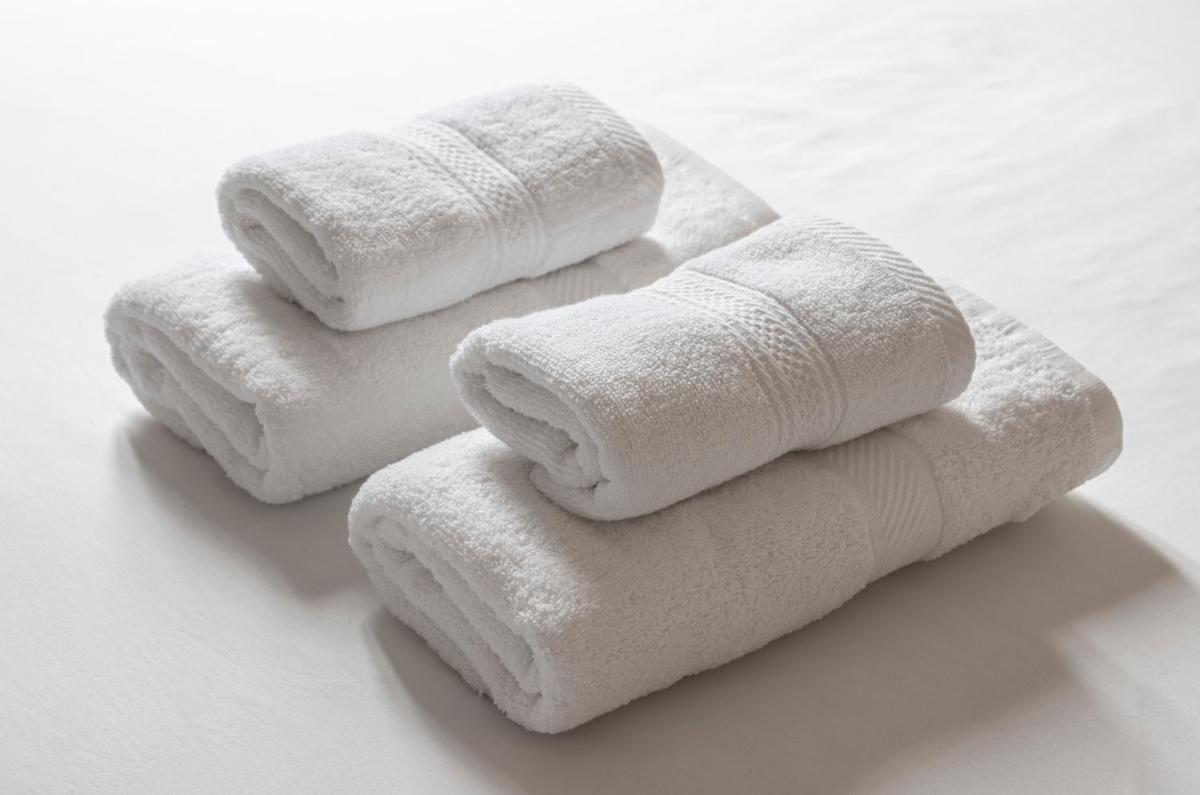 Newly Renovated Apartment with Balcony, AC, Fiber internet - Housity