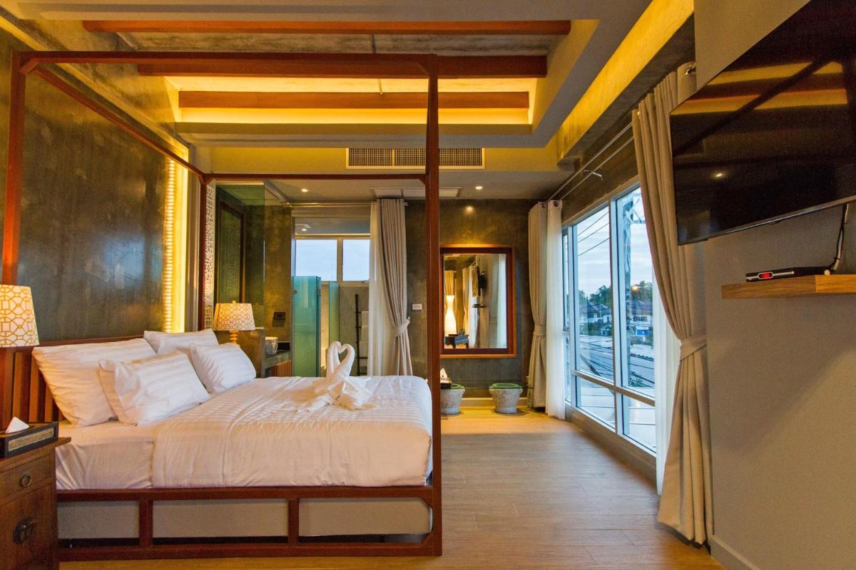 Kroque Boutique & Bistro - Housity