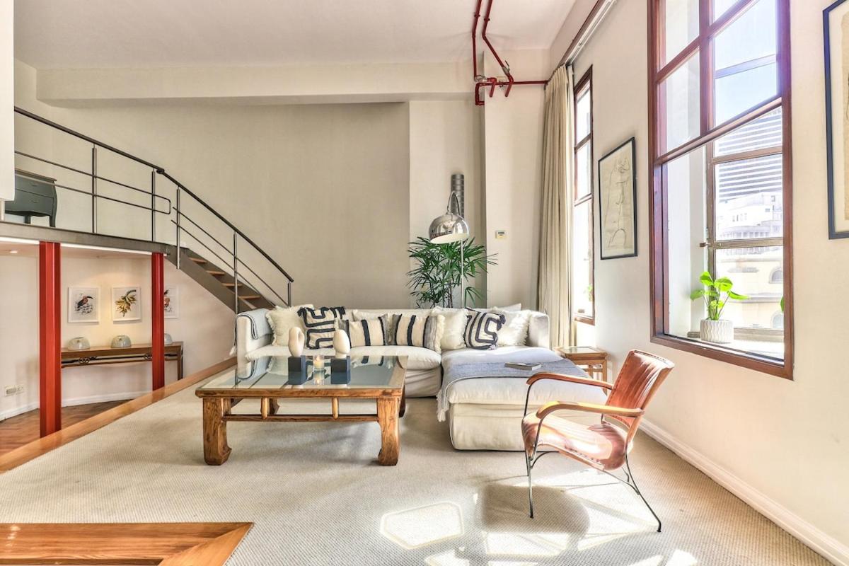 Couples Retreat, Bar, Library, 24 hour Security - Housity