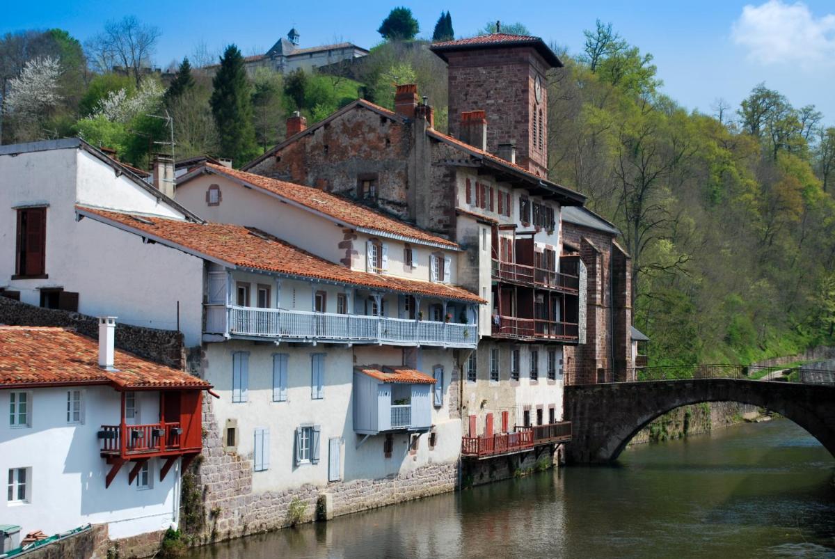 Hotel des Remparts - Housity