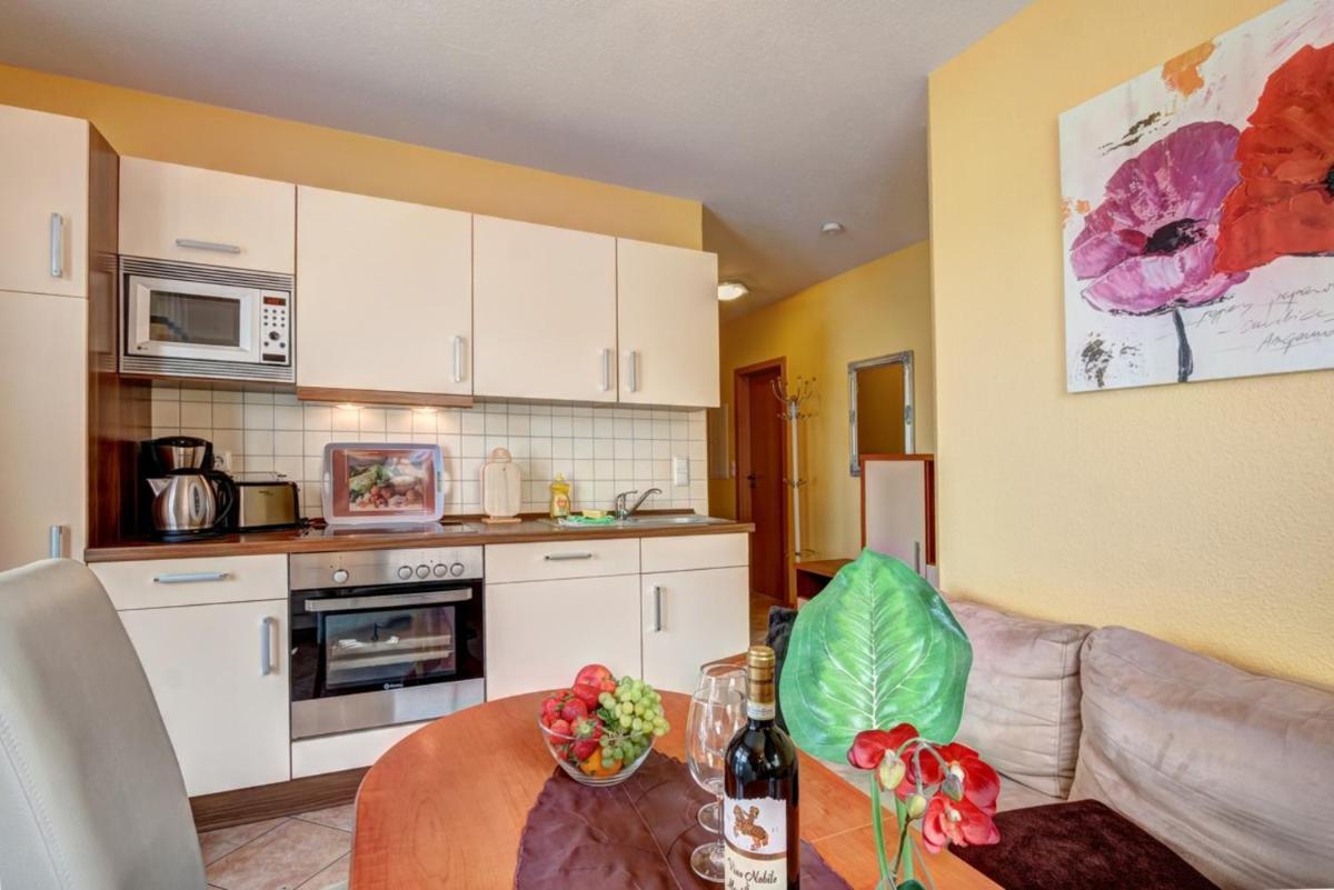 Wohnung 4 Am Sportplatz Ückeritz - Housity