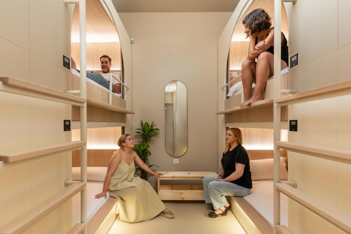 Literal Hostel - Housity