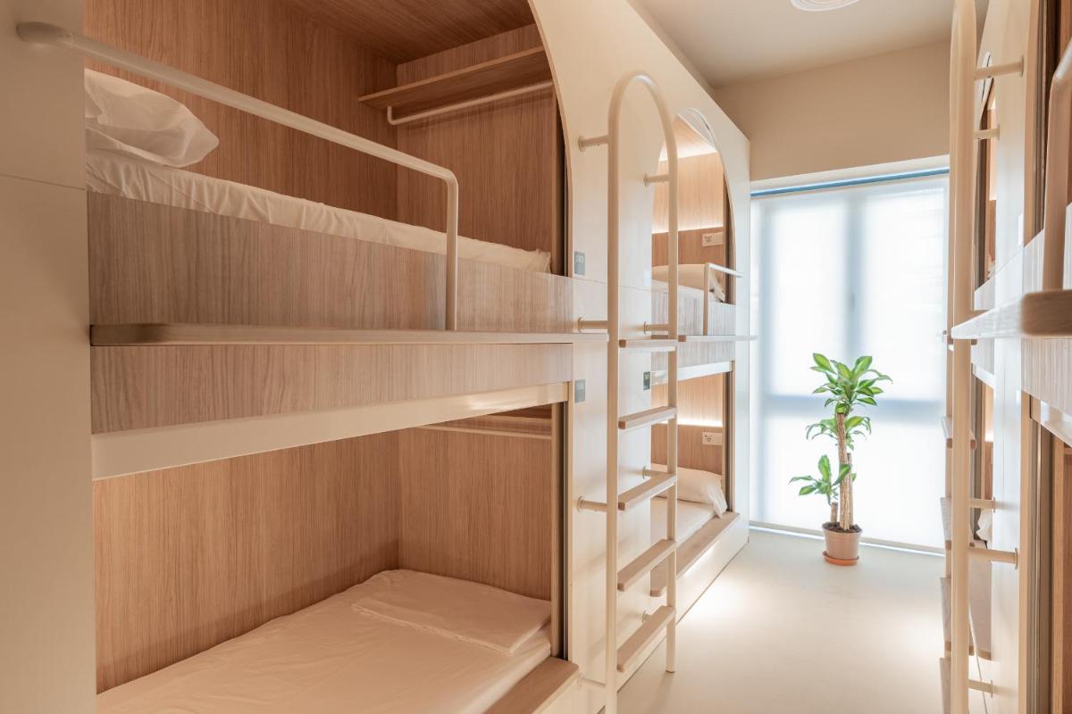 Literal Hostel - Housity