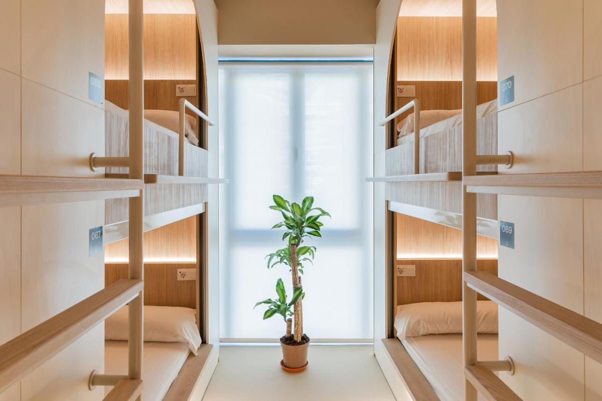 Literal Hostel - Housity