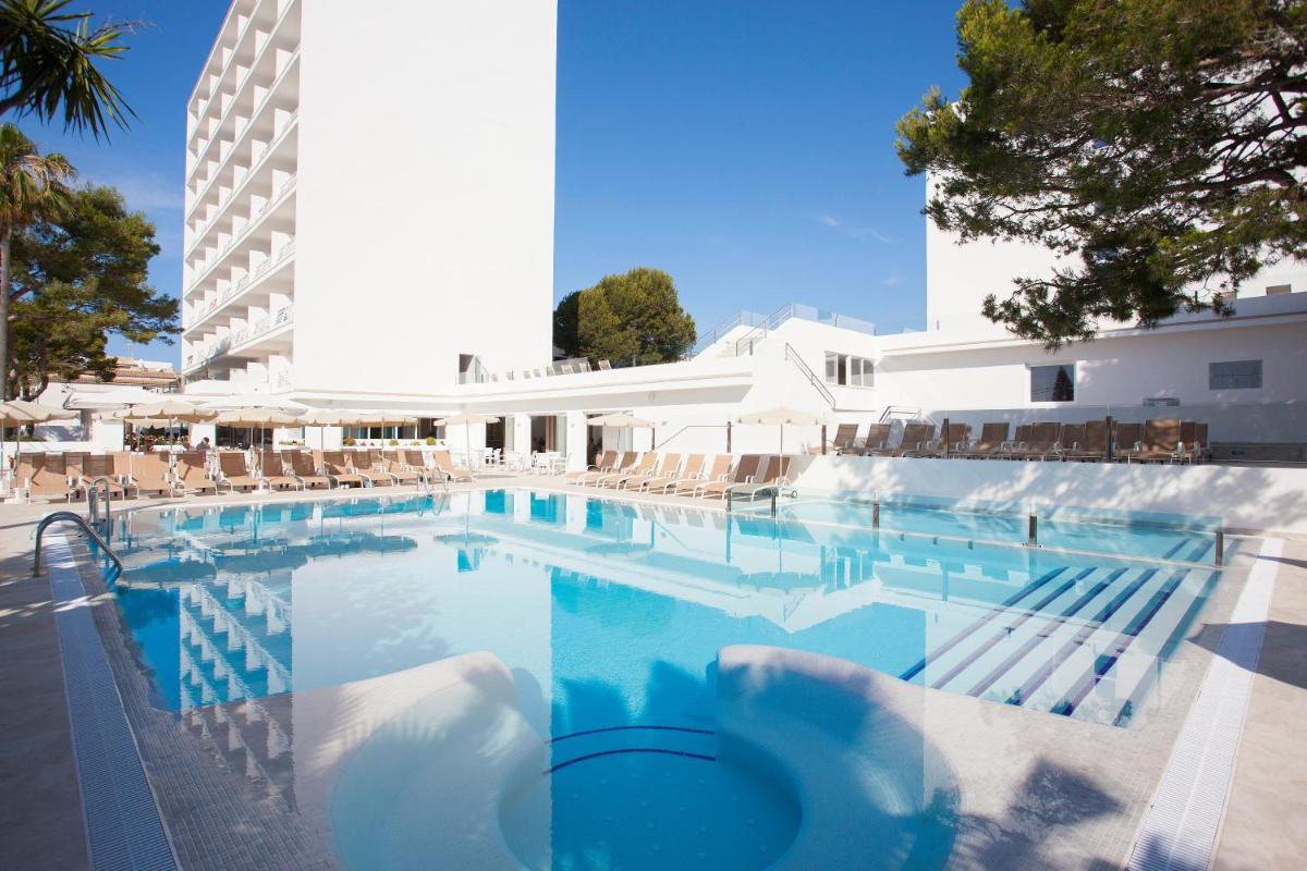 Piscina en o cerca de Grupotel Farrutx