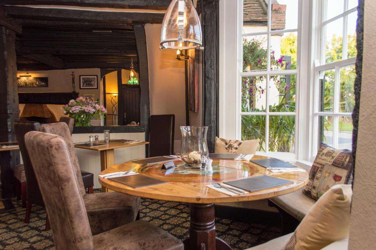 The Bell Inn - Housity