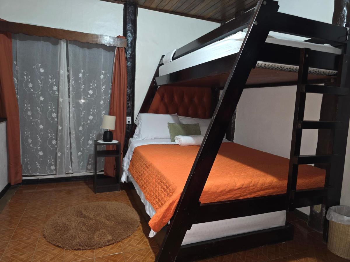 Casa Irazu - Housity