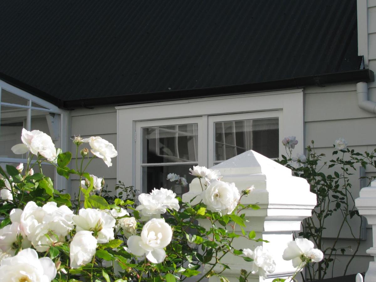 Historic Colenso Cottage - Housity