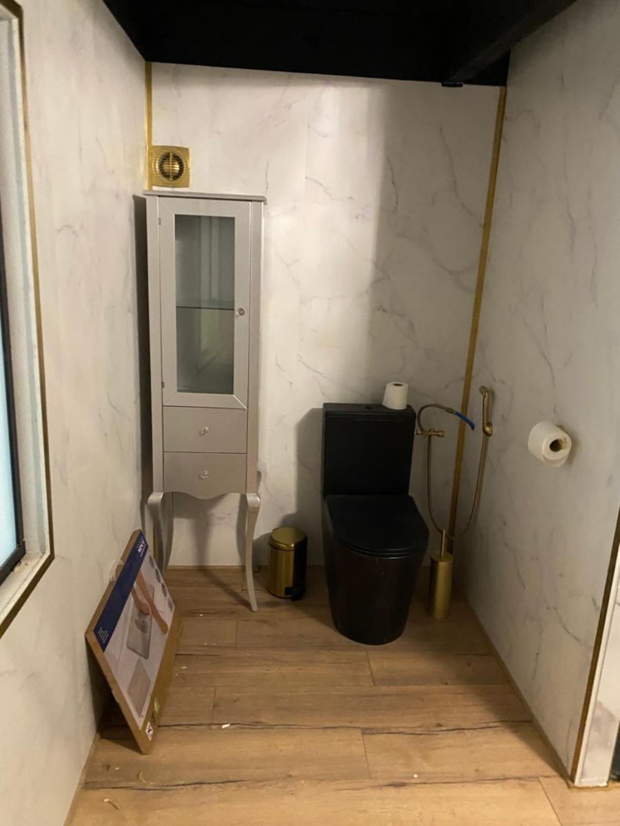 Suite royale avec en options jacuzzi, dîner aux chandelles et petit déjeuner - Housity