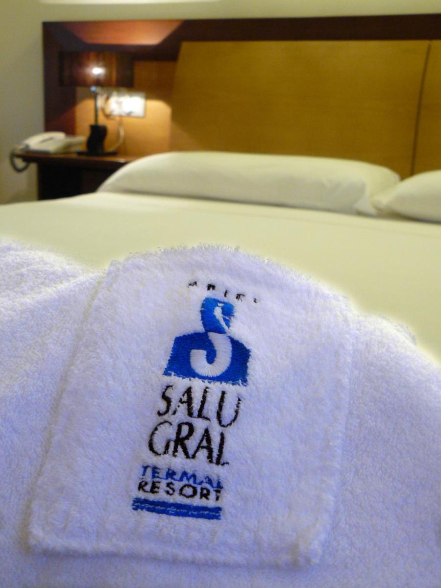 Cama o camas de una habitación en Salugral Termal Resort