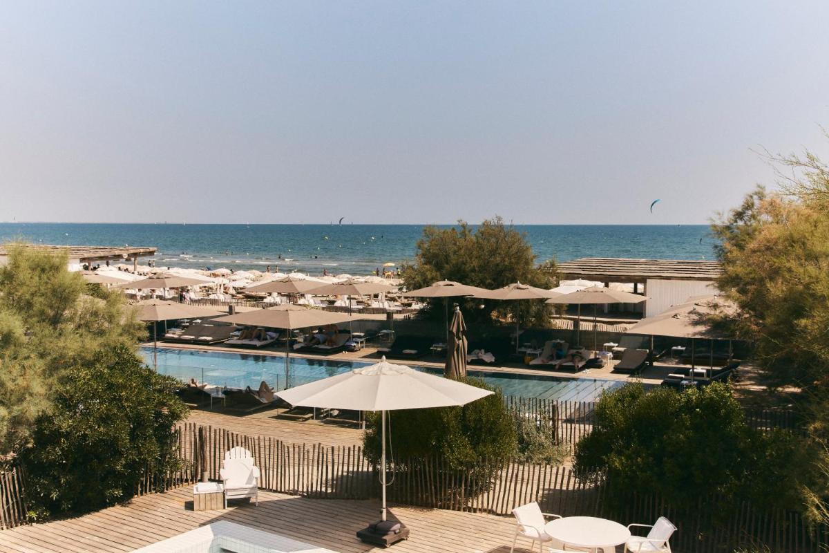 Piscine de l'établissement Hôtel Plage Palace & Spa ou située à proximité