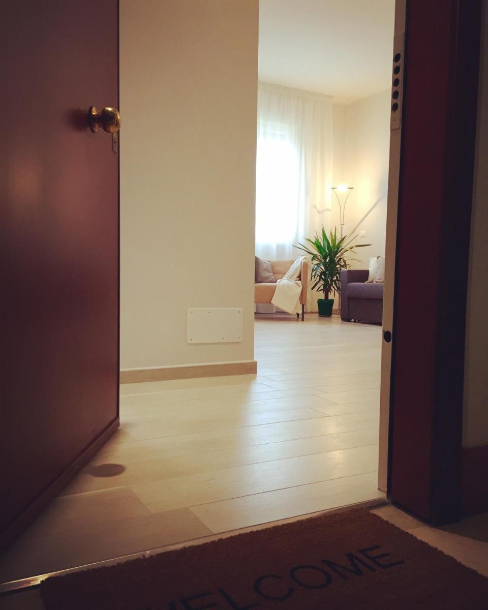 Suitetrails - St. Vitale’s Basilic view elegant apartment